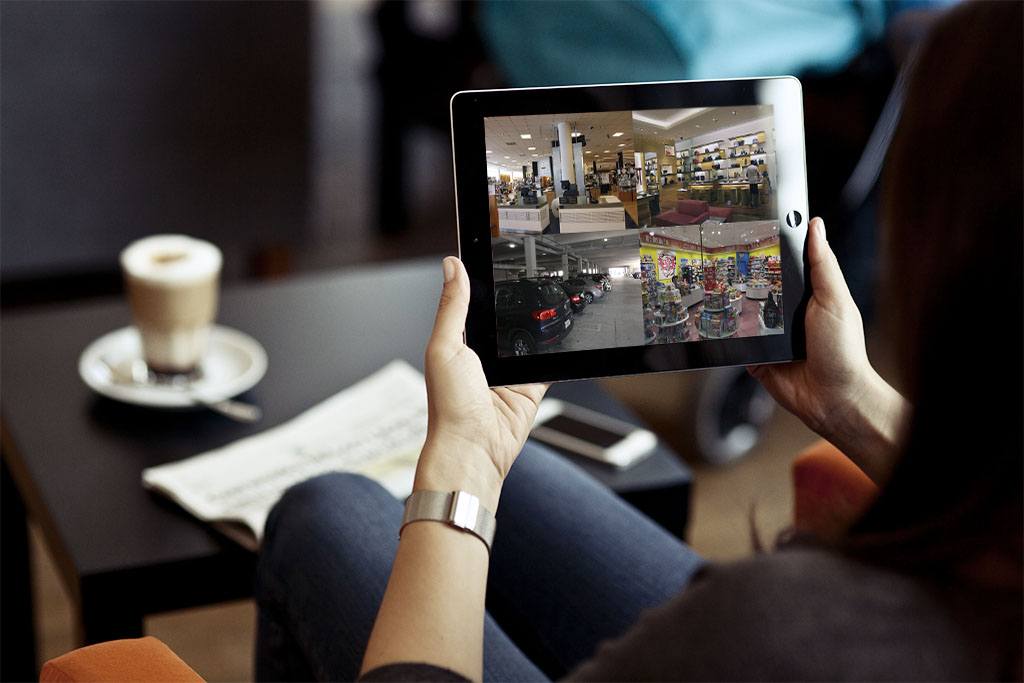 Acesso a relatórios e imagens ao vivo em um tablet
